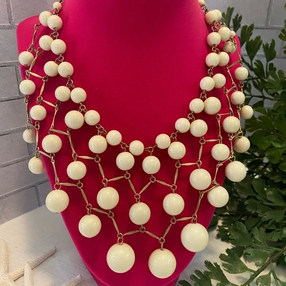 Cream bead Bib style necklace - Picture 3 of 5